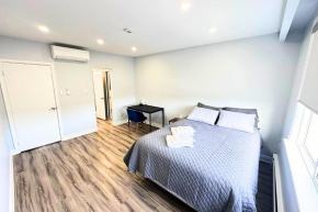 Spacious Master Suite w Private Bathroom Steps to Subway